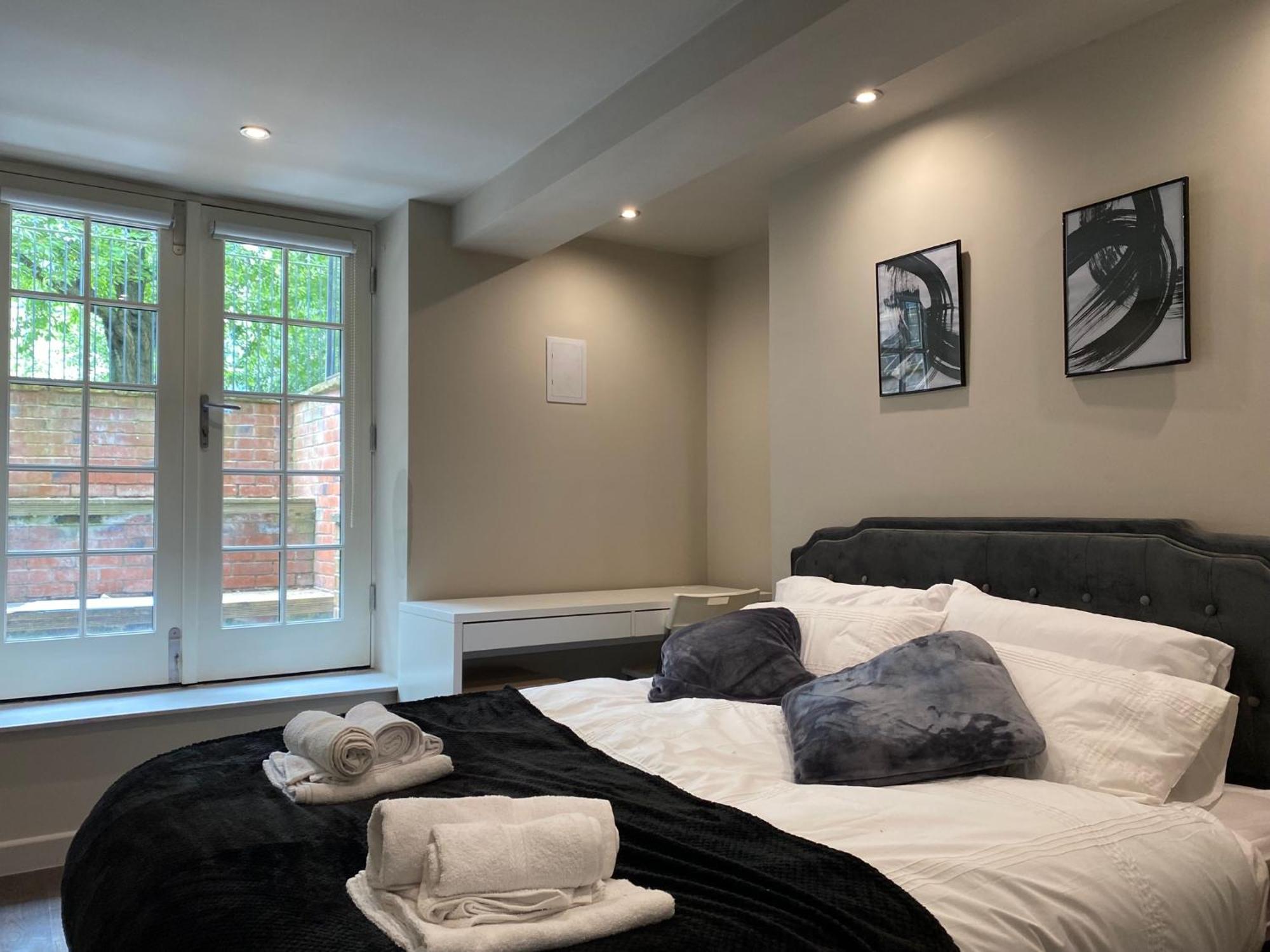 Stunning King Suite Apartment In The Heart Of Leeds City Center المظهر الخارجي الصورة