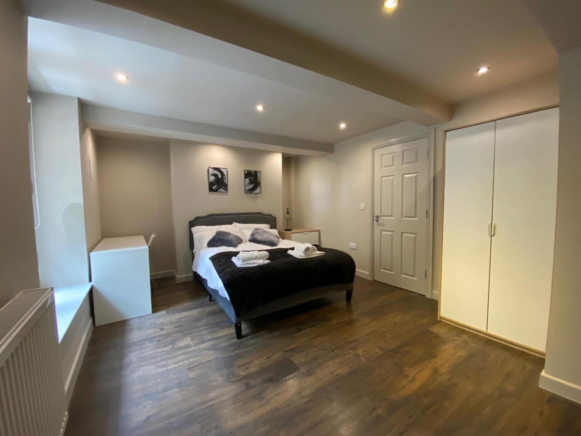 Stunning King Suite Apartment In The Heart Of Leeds City Center المظهر الخارجي الصورة