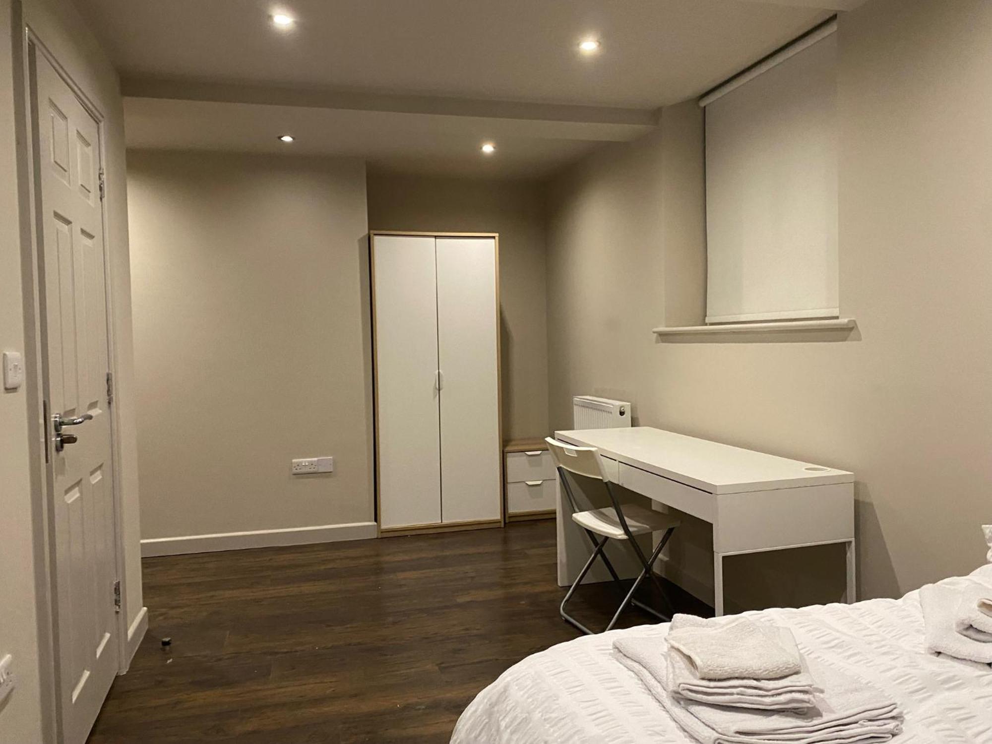 Stunning King Suite Apartment In The Heart Of Leeds City Center المظهر الخارجي الصورة