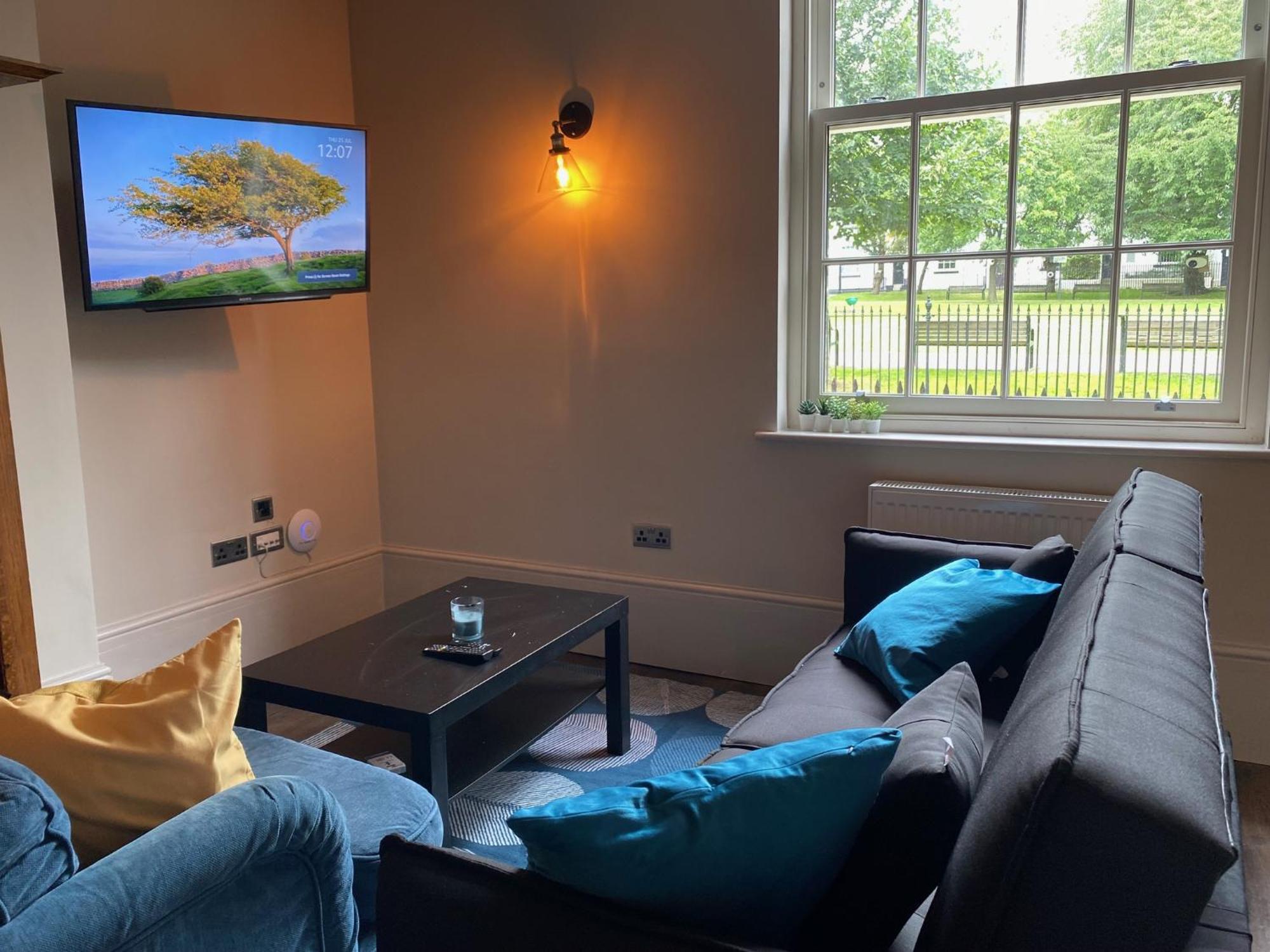 Stunning King Suite Apartment In The Heart Of Leeds City Center المظهر الخارجي الصورة